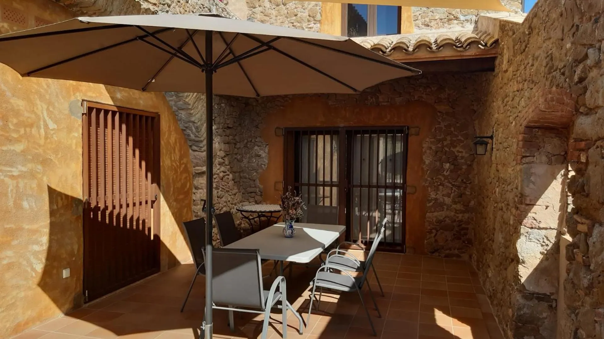 Apartament Montgri Ultramort 0*,